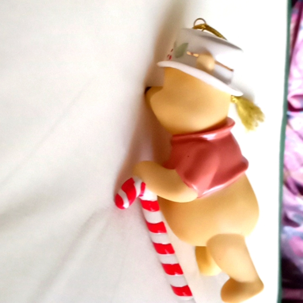 DISNEY AND LENOX CHRISTMAS CHEER POOH ORNAMENT - Picture 5 of 12